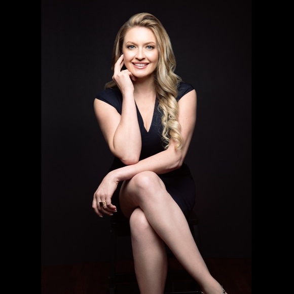 Meet your Posher, Sara - Picture 2 of 2